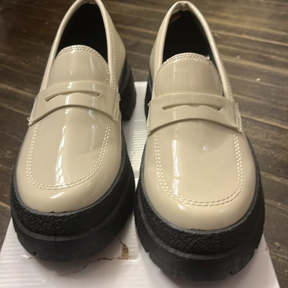NWT Qupid Ivory Chunky Loafer - Picture 4 of 6